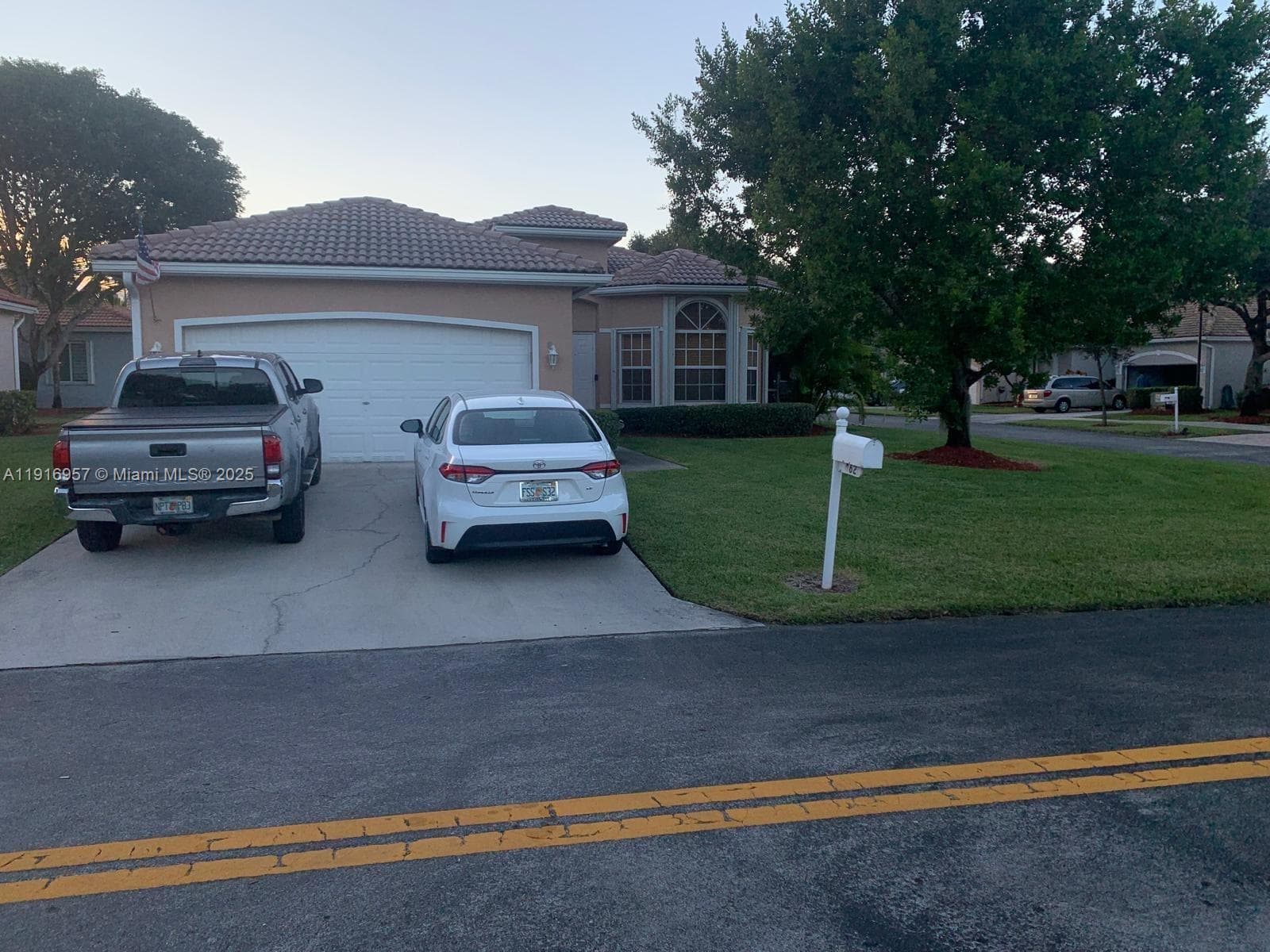 462 SE 23rd Dr photo 1