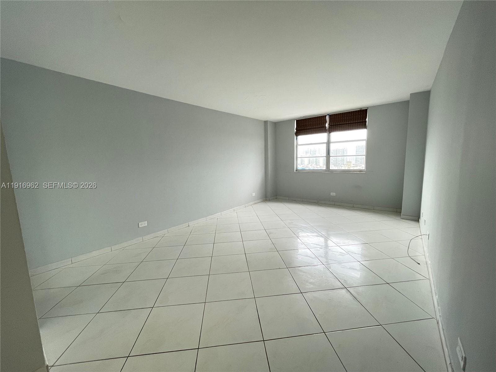 WINSTON TOWERS 100 · #1212 in Sunny Isles Beach - Photo 16