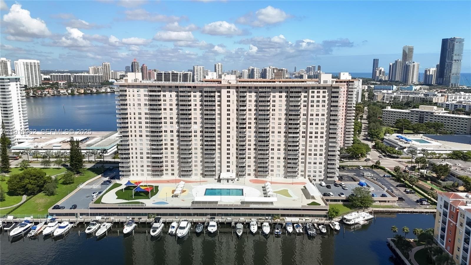 WINSTON TOWERS 100 · #1212 in Sunny Isles Beach - Photo 28