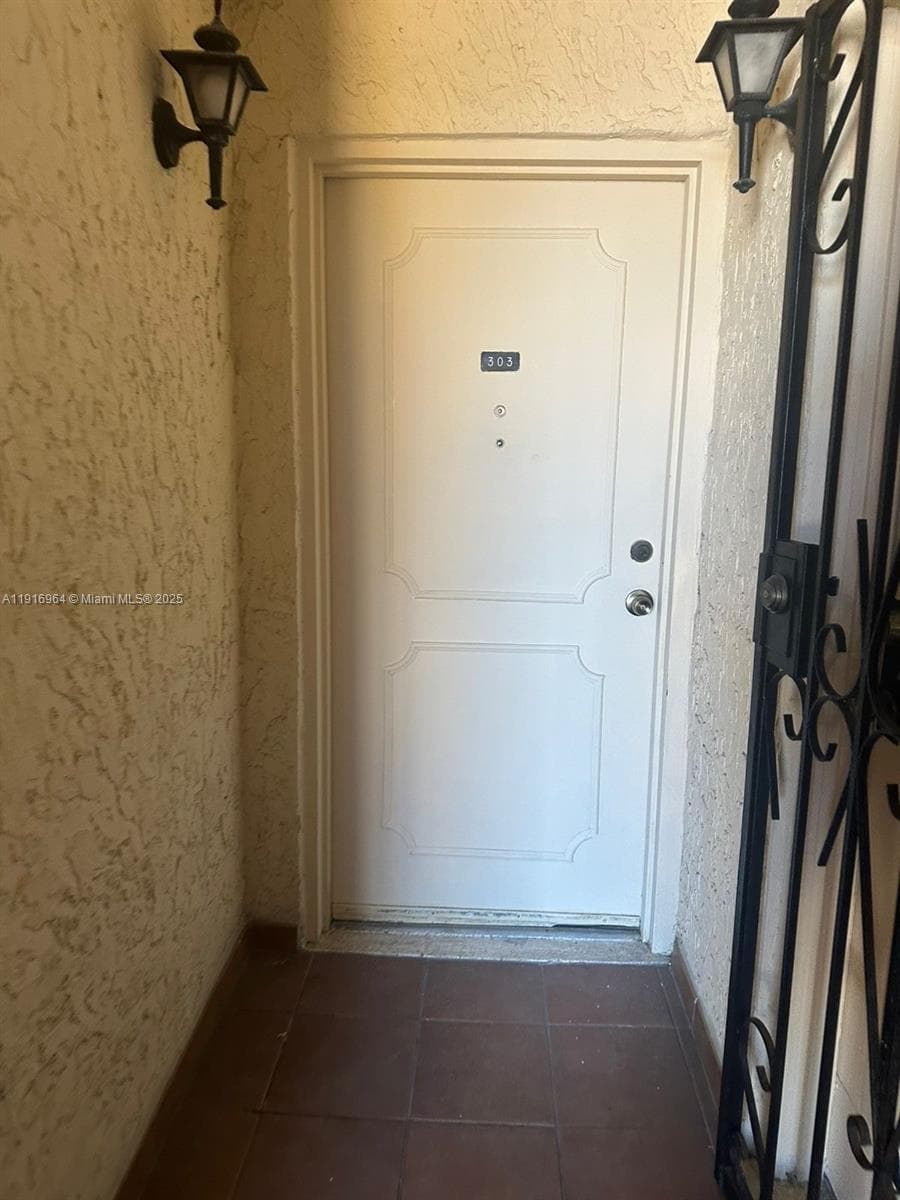 MIRAMAR TERRACE CONDO · #303 in Miami - Photo 3