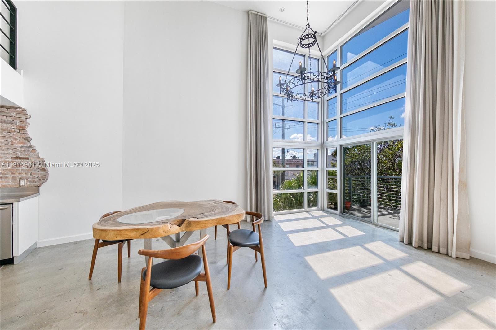 VILAMUR CONDO · #2 in Miami Beach - Photo 2