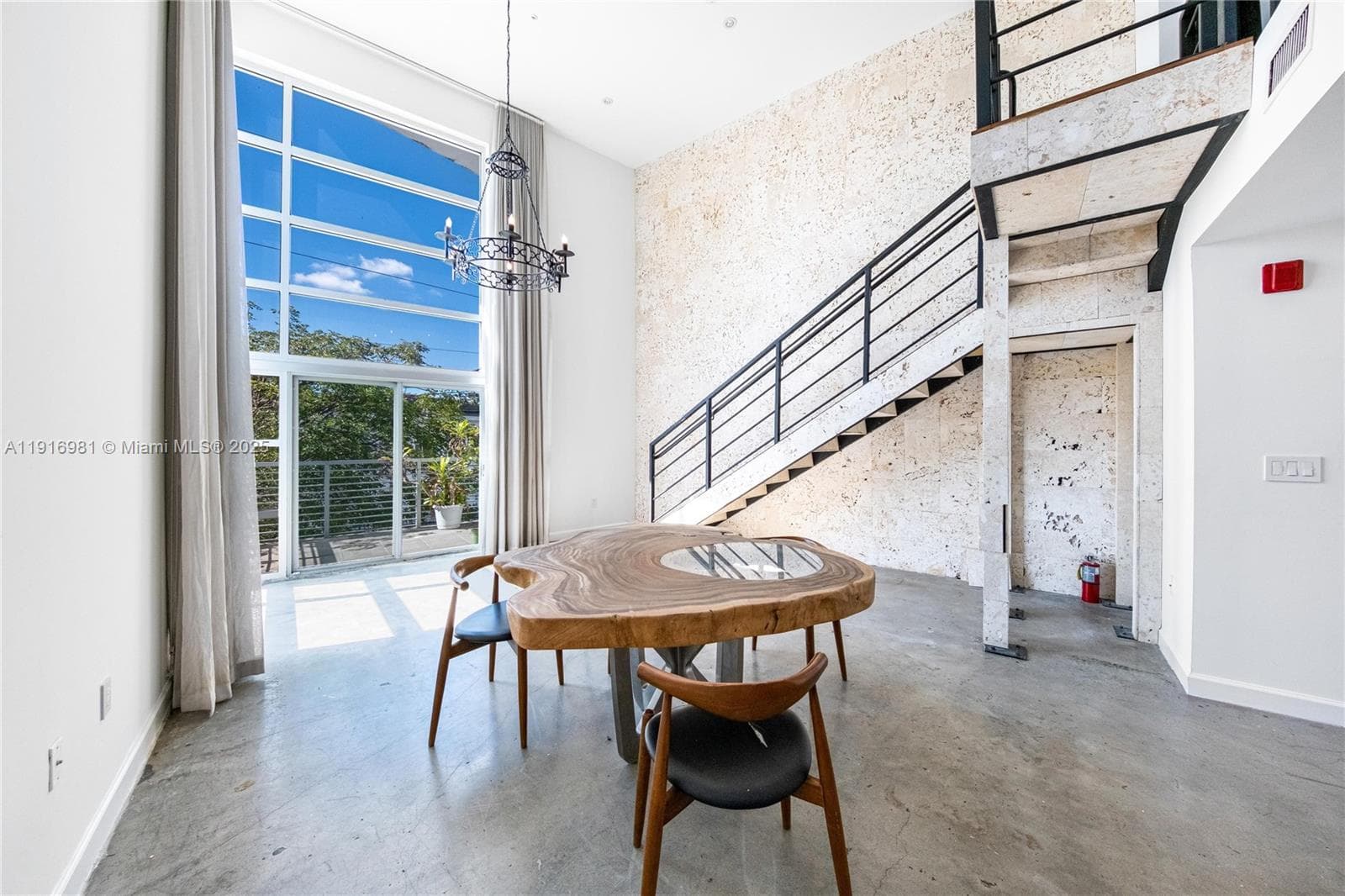 VILAMUR CONDO · #2 in Miami Beach - Photo 3