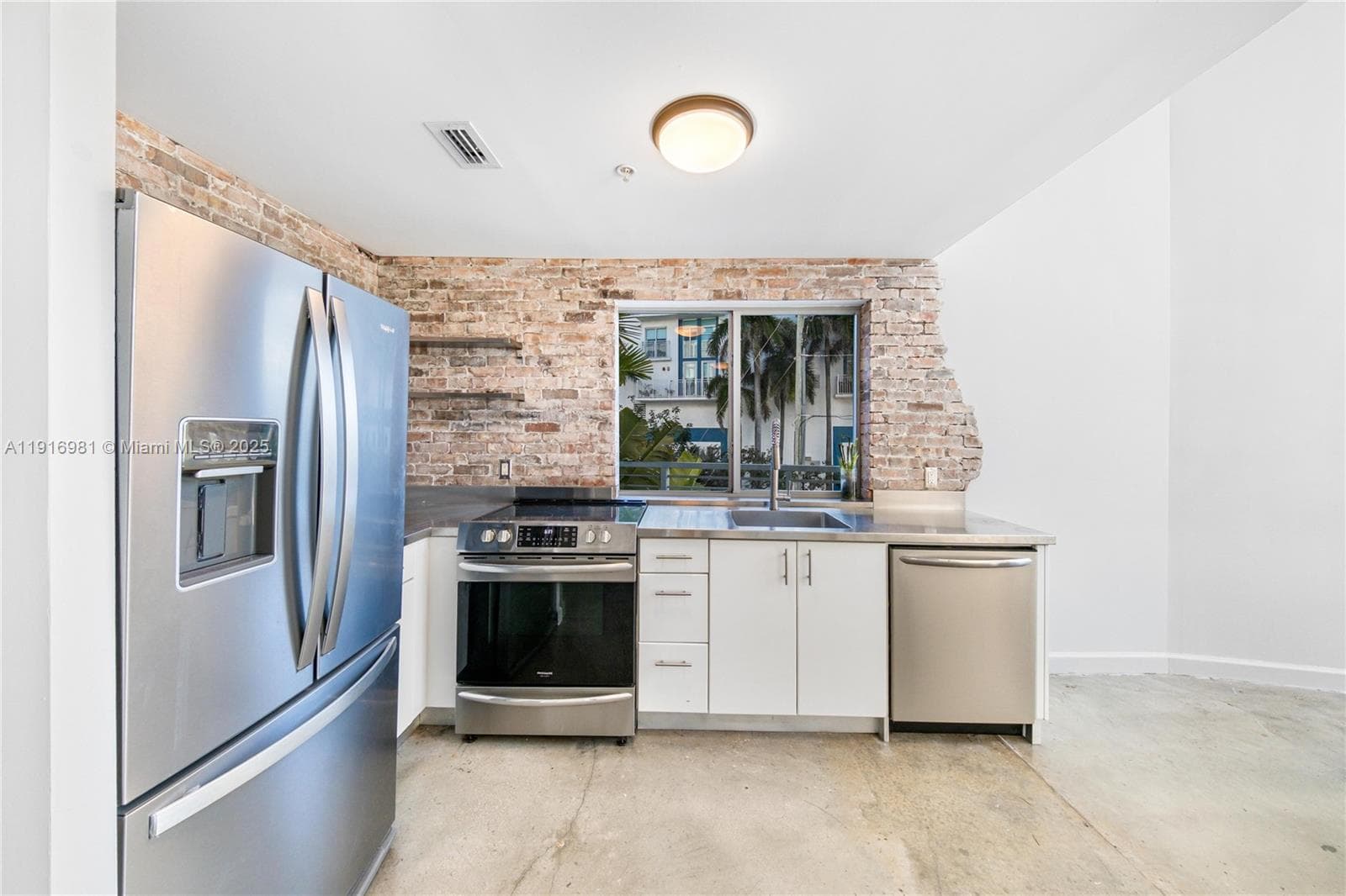 VILAMUR CONDO · #2 in Miami Beach - Photo 38