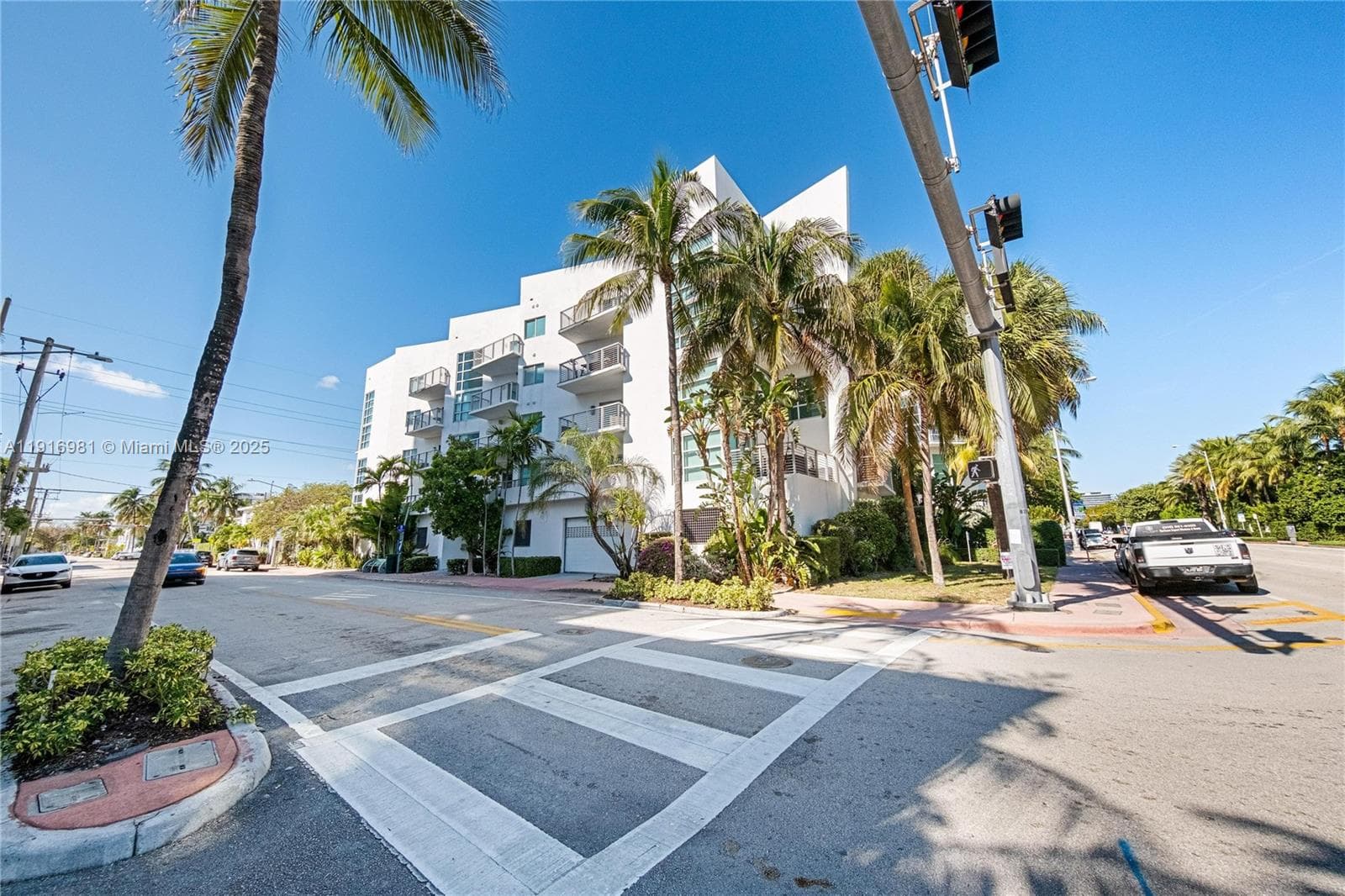 VILAMUR CONDO · #2 in Miami Beach - Photo 33