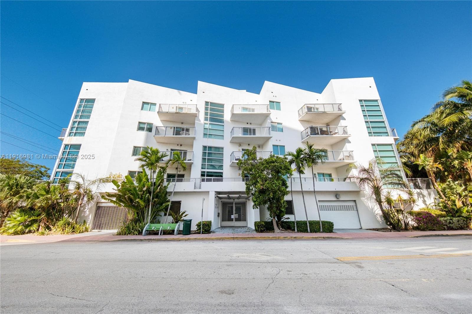 VILAMUR CONDO · #2 in Miami Beach - Photo 44