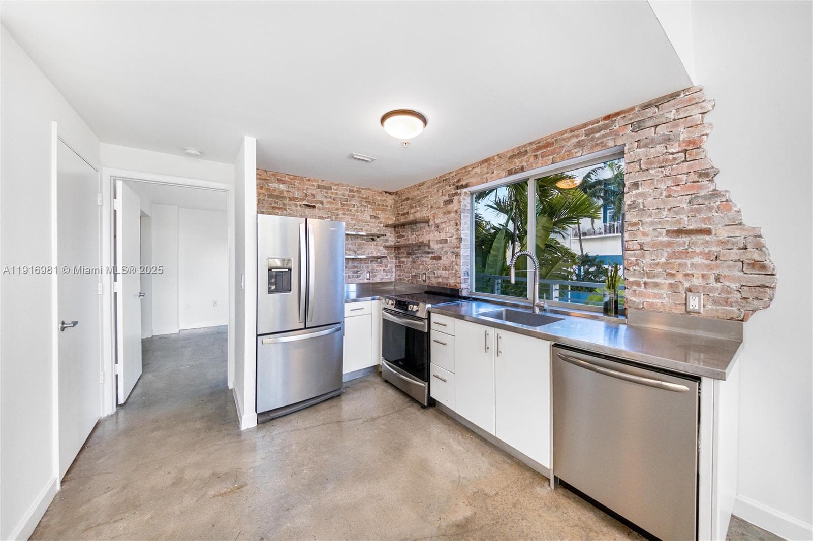 VILAMUR CONDO · #2 in Miami Beach - Photo 40