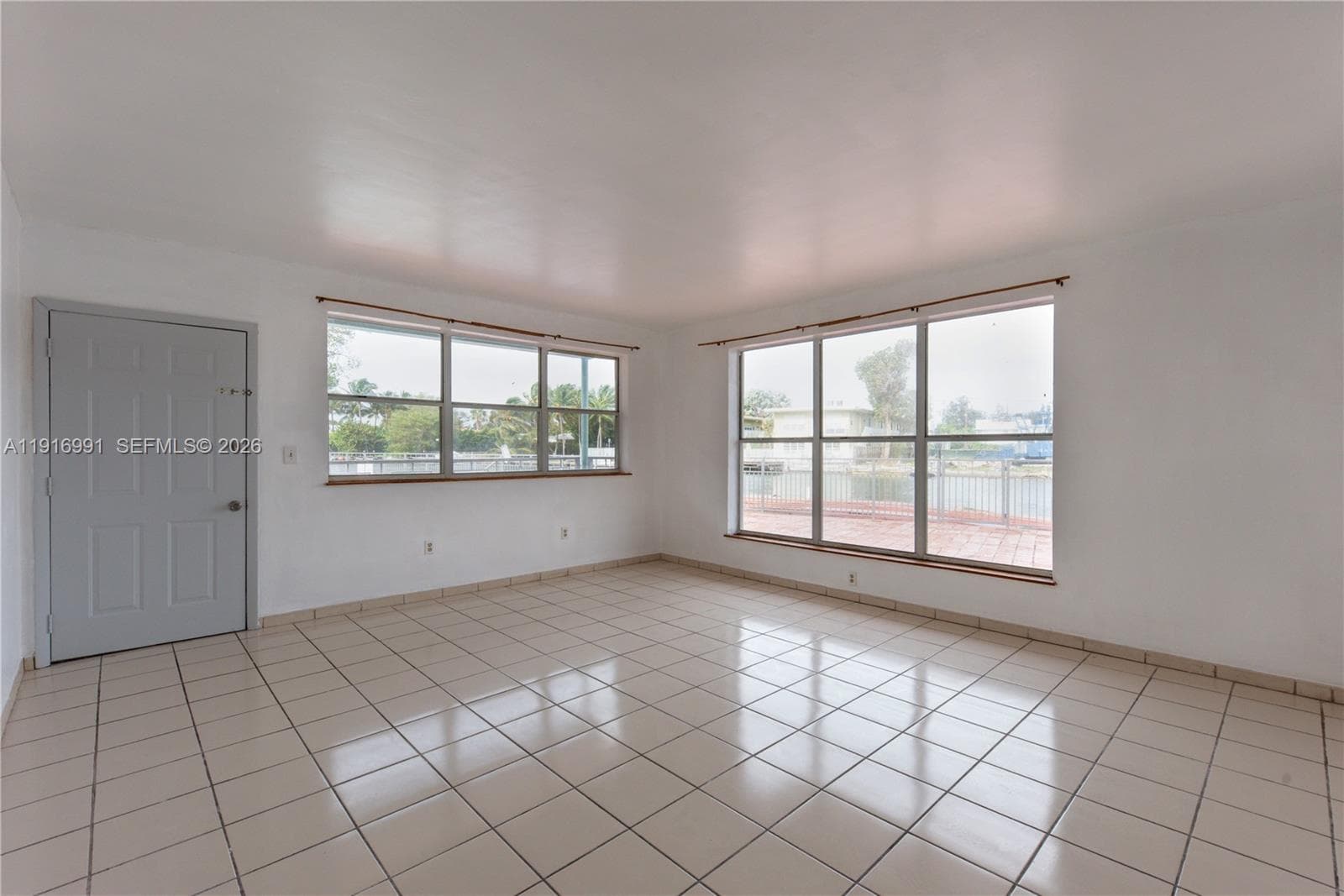 Marseilles Deco Condo · #125 in Miami Beach - Photo 2