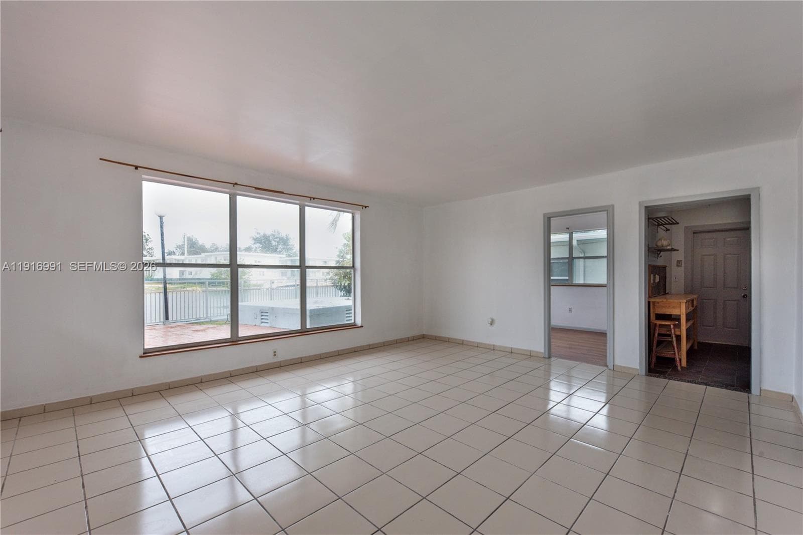 Marseilles Deco Condo · #125 in Miami Beach - Photo 3