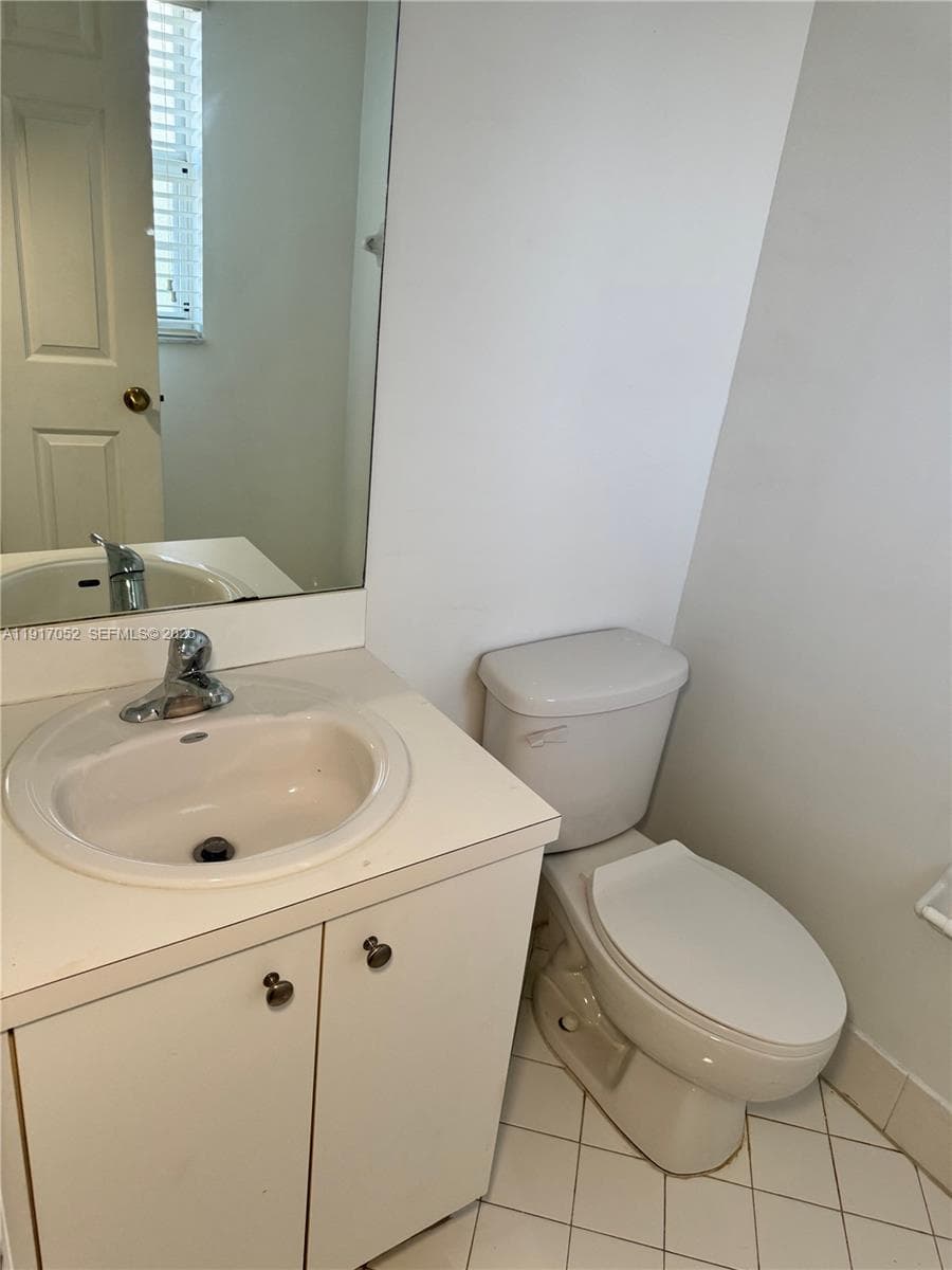 4100 NE 24 Drive photo 7