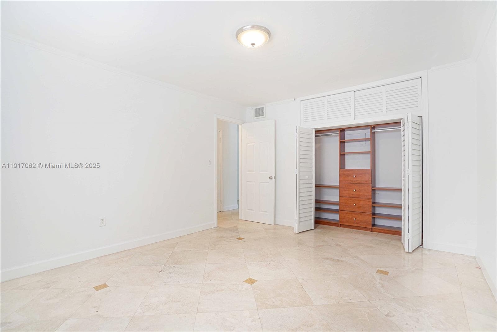 JEFFERSON PARK CONDO · #205 in Miami Beach - Photo 12