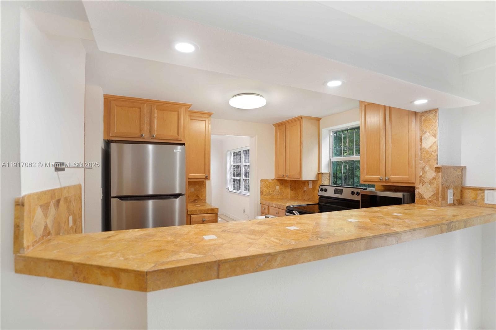 JEFFERSON PARK CONDO · #205 in Miami Beach - Photo 8