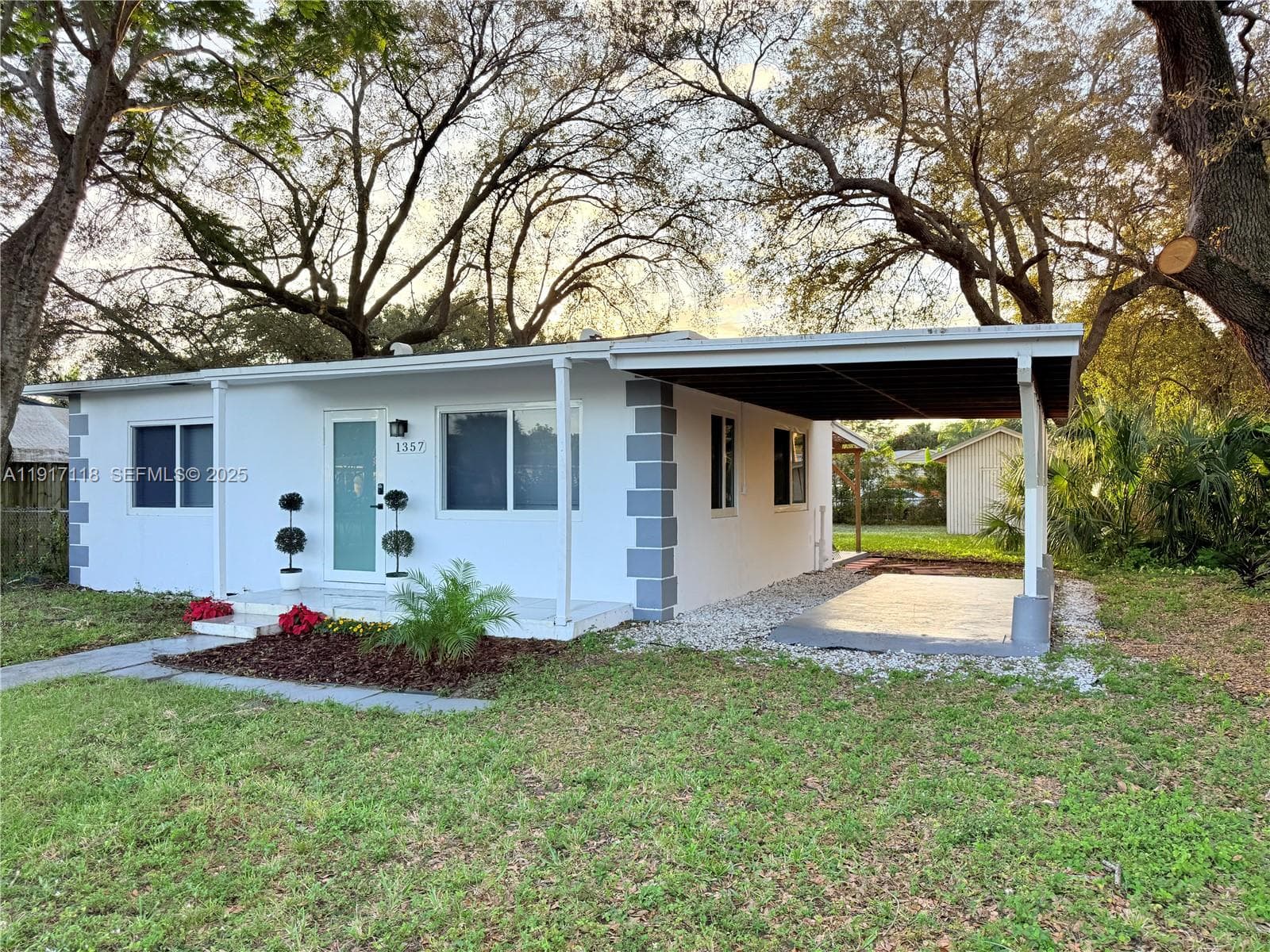 1357 SW 22nd Ter photo 2