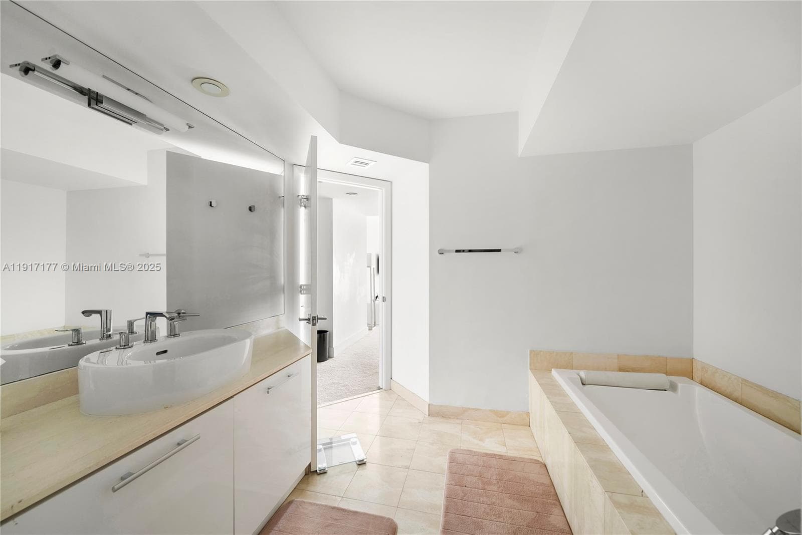 1000 ISL BLVD WILLIAMS IS · #2407 in Aventura - Photo 22