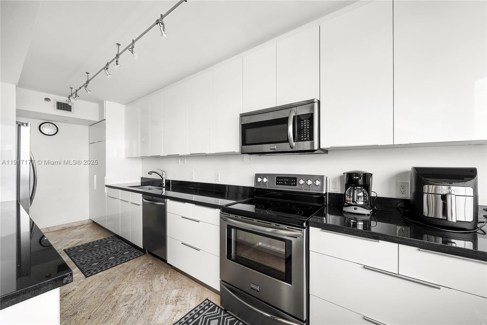 1000 ISL BLVD WILLIAMS IS · #2407 in Aventura - Photo 11
