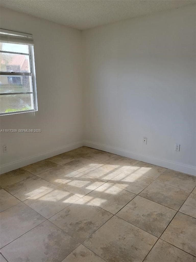 ROYAL POINCIANA CONDO · #403 in Pompano Beach - Photo 6