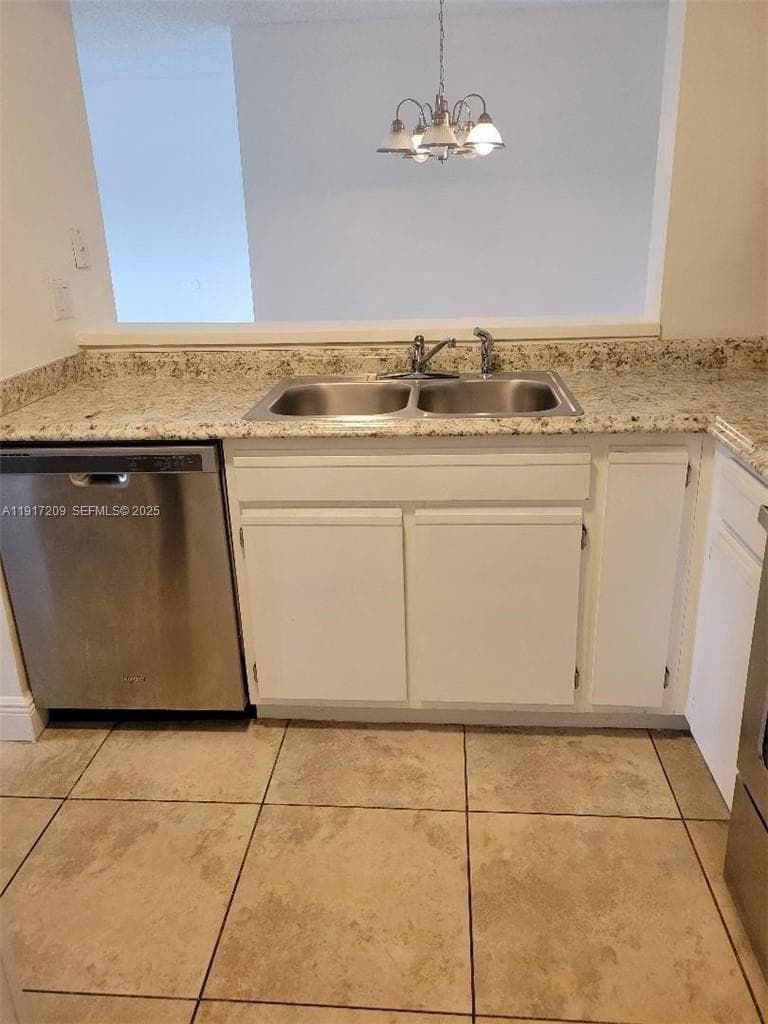 ROYAL POINCIANA CONDO · #403 in Pompano Beach - Photo 3