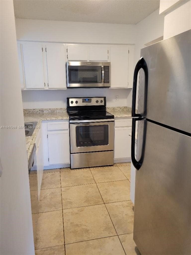 ROYAL POINCIANA CONDO · #403 in Pompano Beach - Photo 5