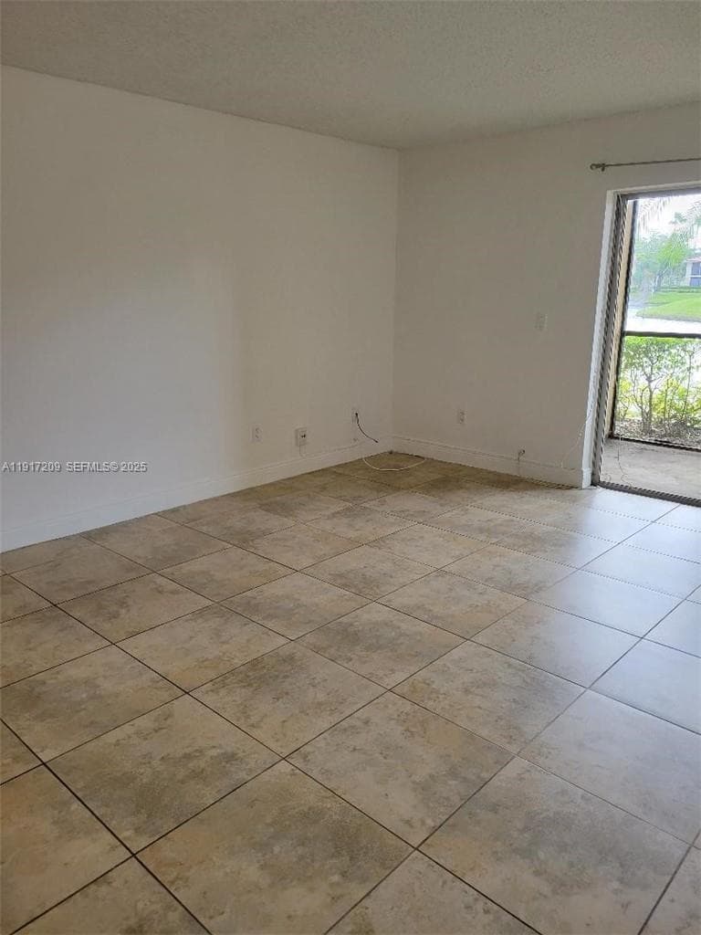 ROYAL POINCIANA CONDO · #403 in Pompano Beach - Photo 9