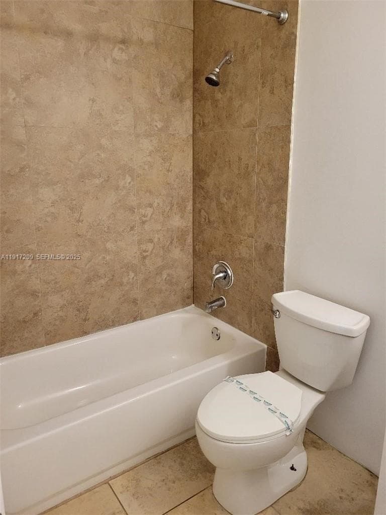 ROYAL POINCIANA CONDO · #403 in Pompano Beach - Photo 8