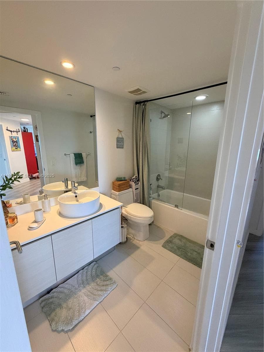 BALTUS HOUSE · #902 in Miami - Photo 16