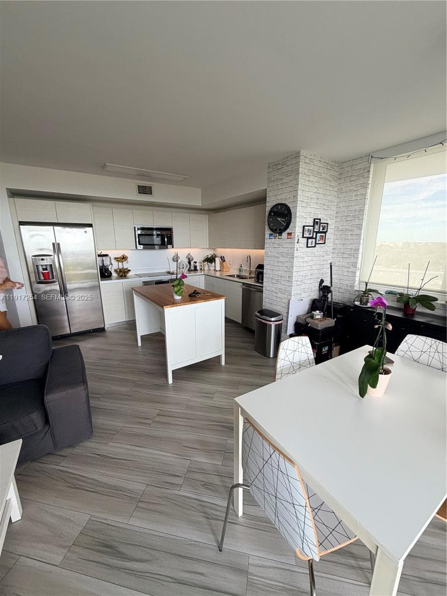 BALTUS HOUSE · #902 in Miami - Photo 22