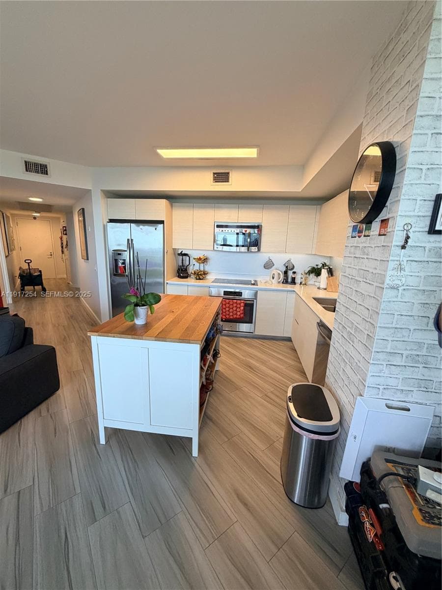 BALTUS HOUSE · #902 in Miami - Photo 14
