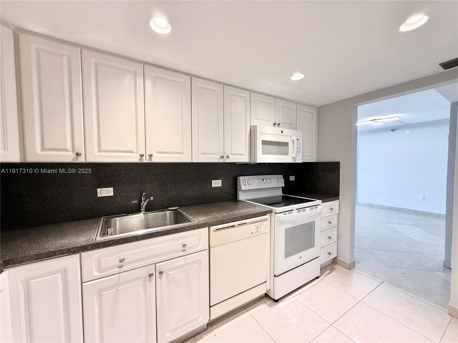 WATERVIEW CONDO · #336 in Aventura - Photo 30