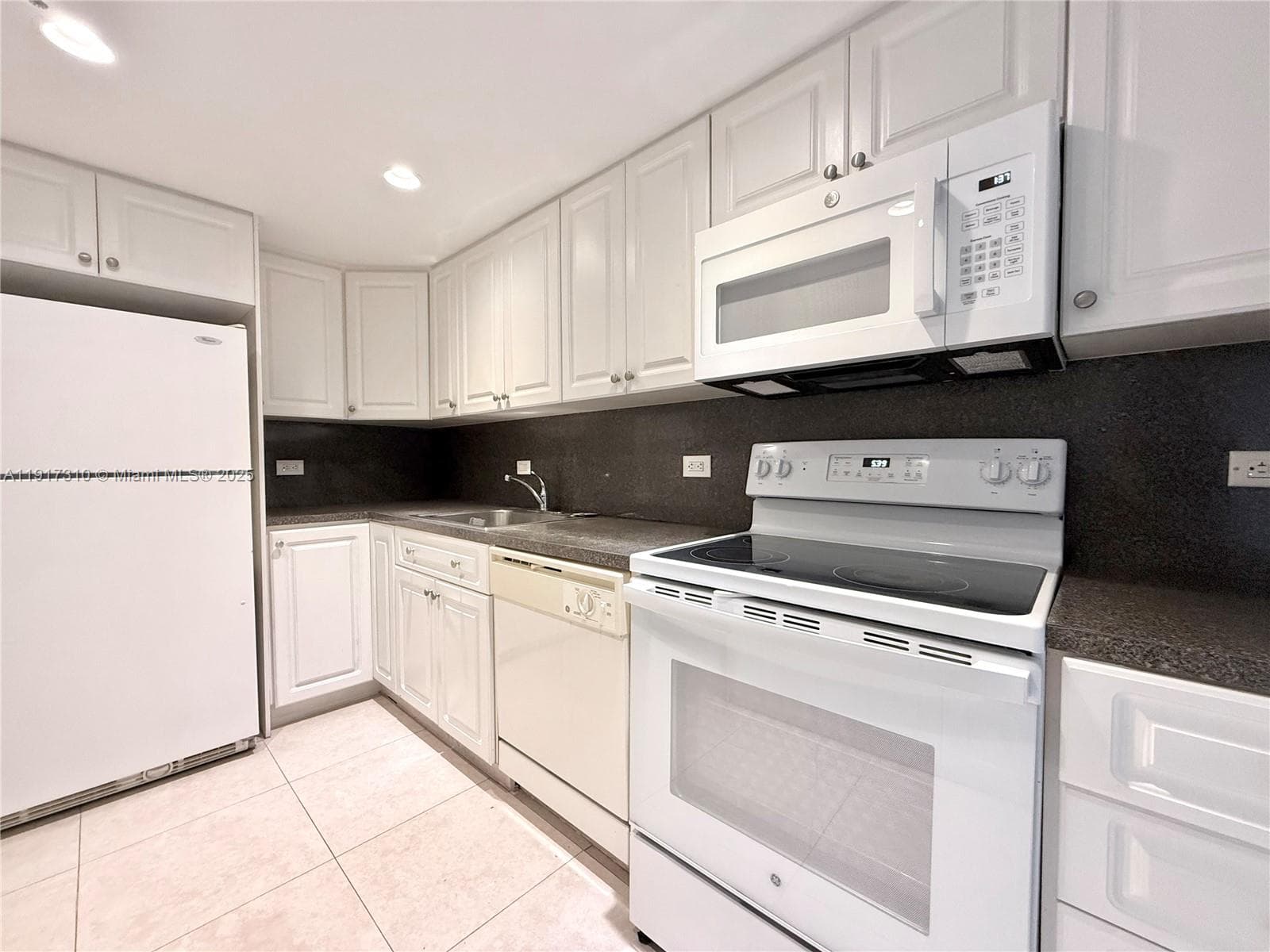 WATERVIEW CONDO · #336 in Aventura - Photo 31