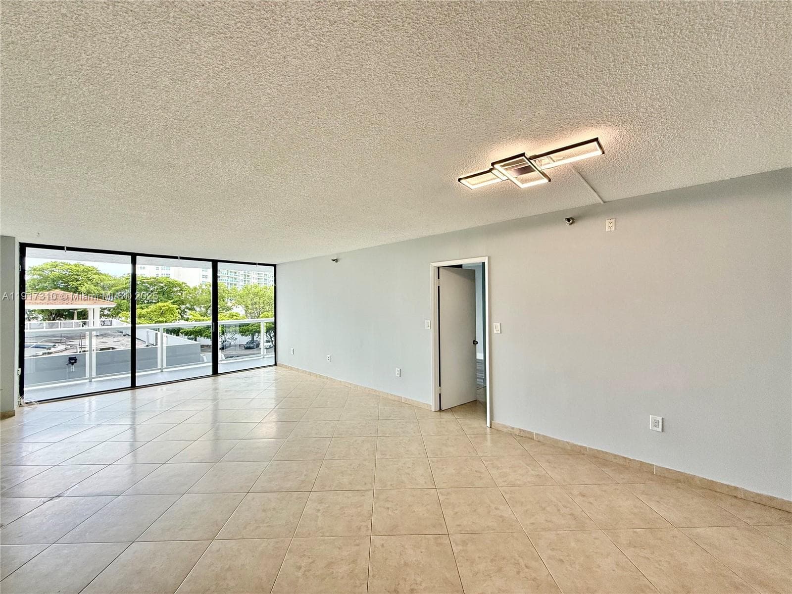 WATERVIEW CONDO · #336 in Aventura - Photo 4