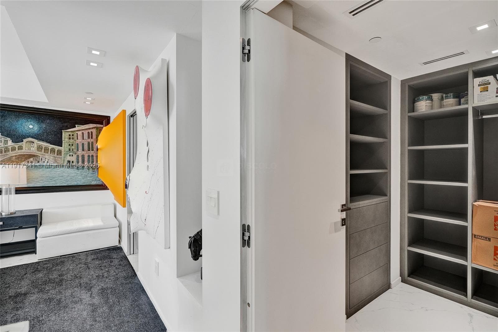 Walk-in Closet