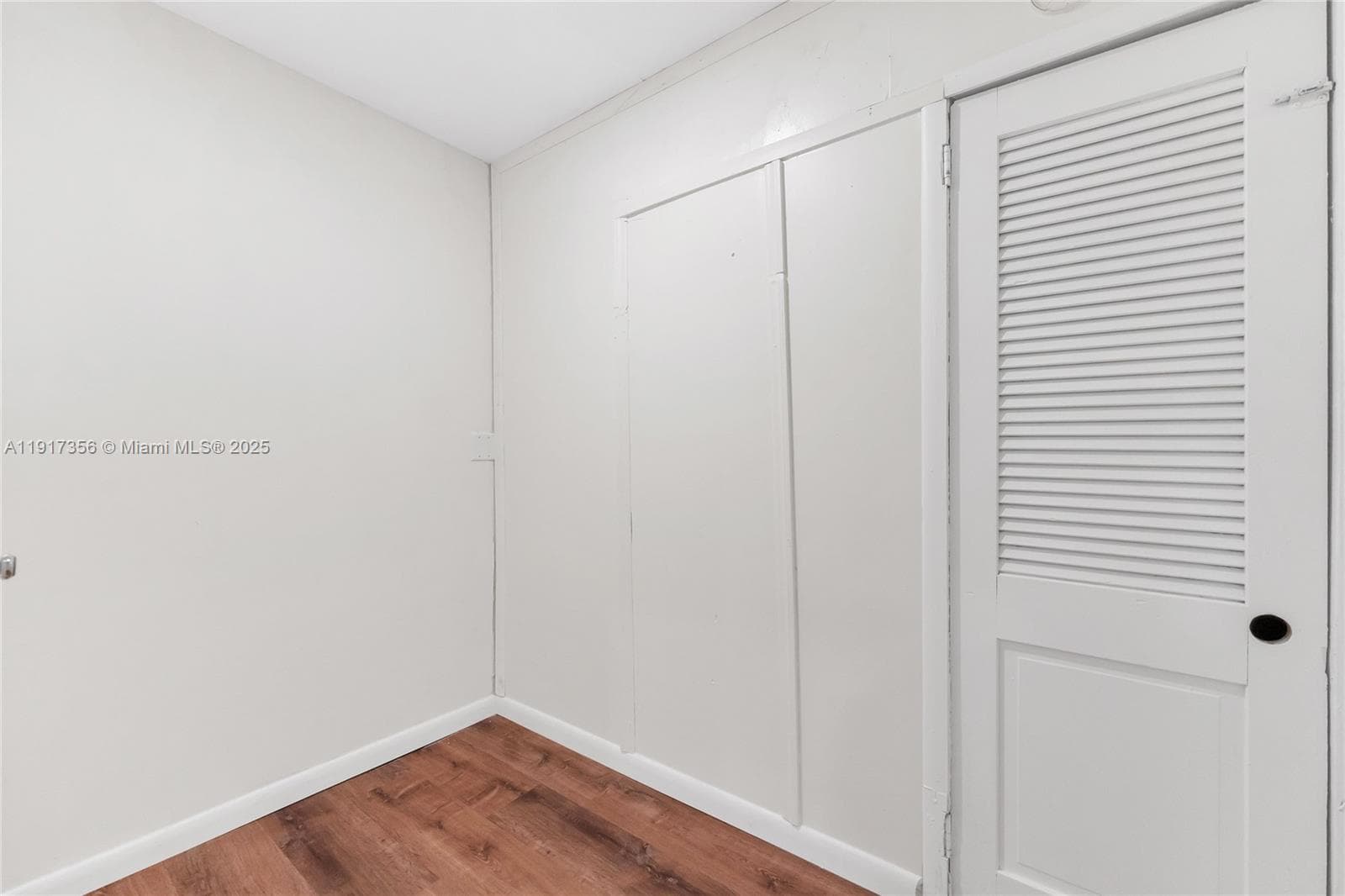 550 SW 38th Ter #0 photo 20