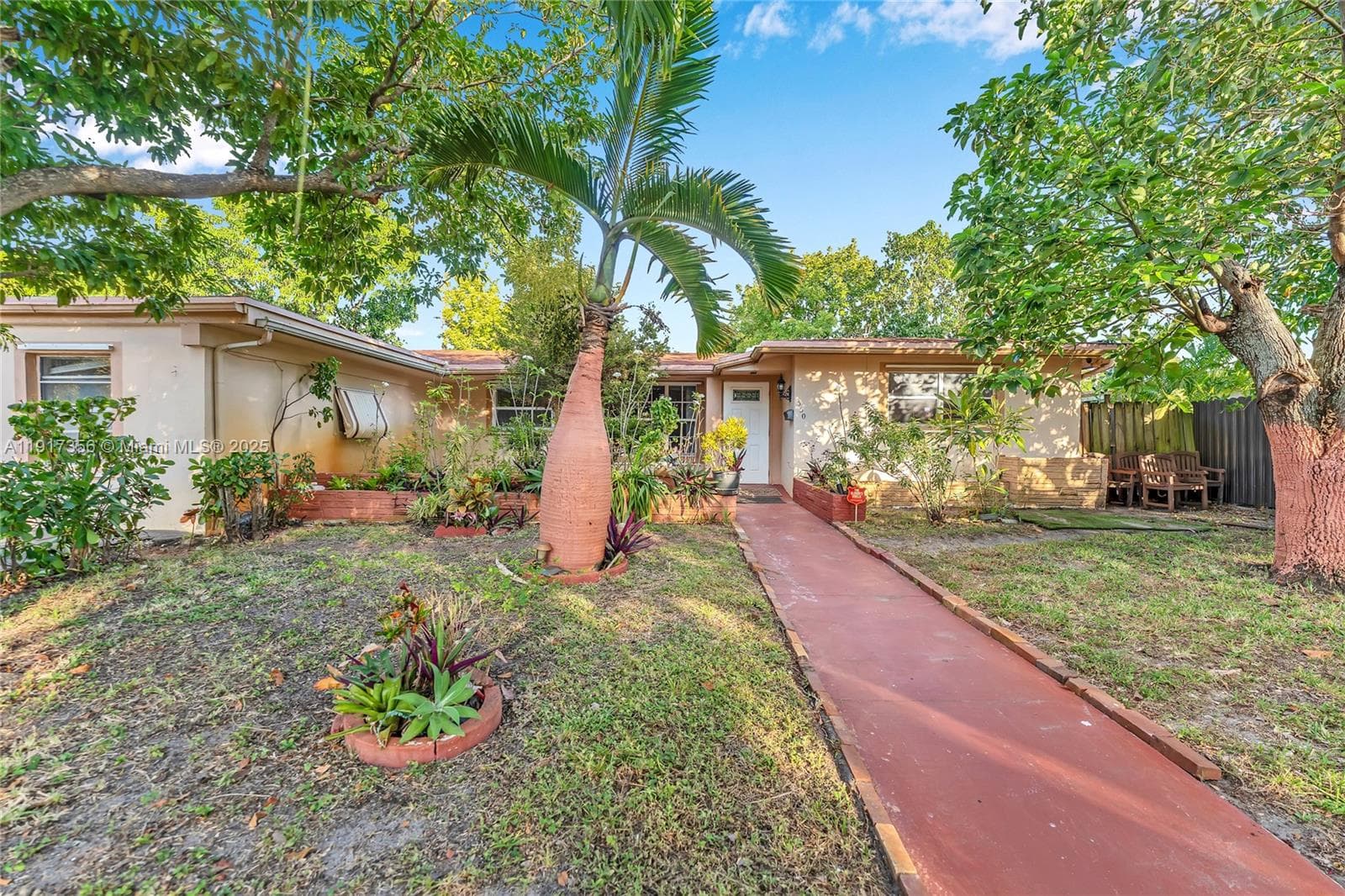 550 SW 38th Ter #0 photo 4