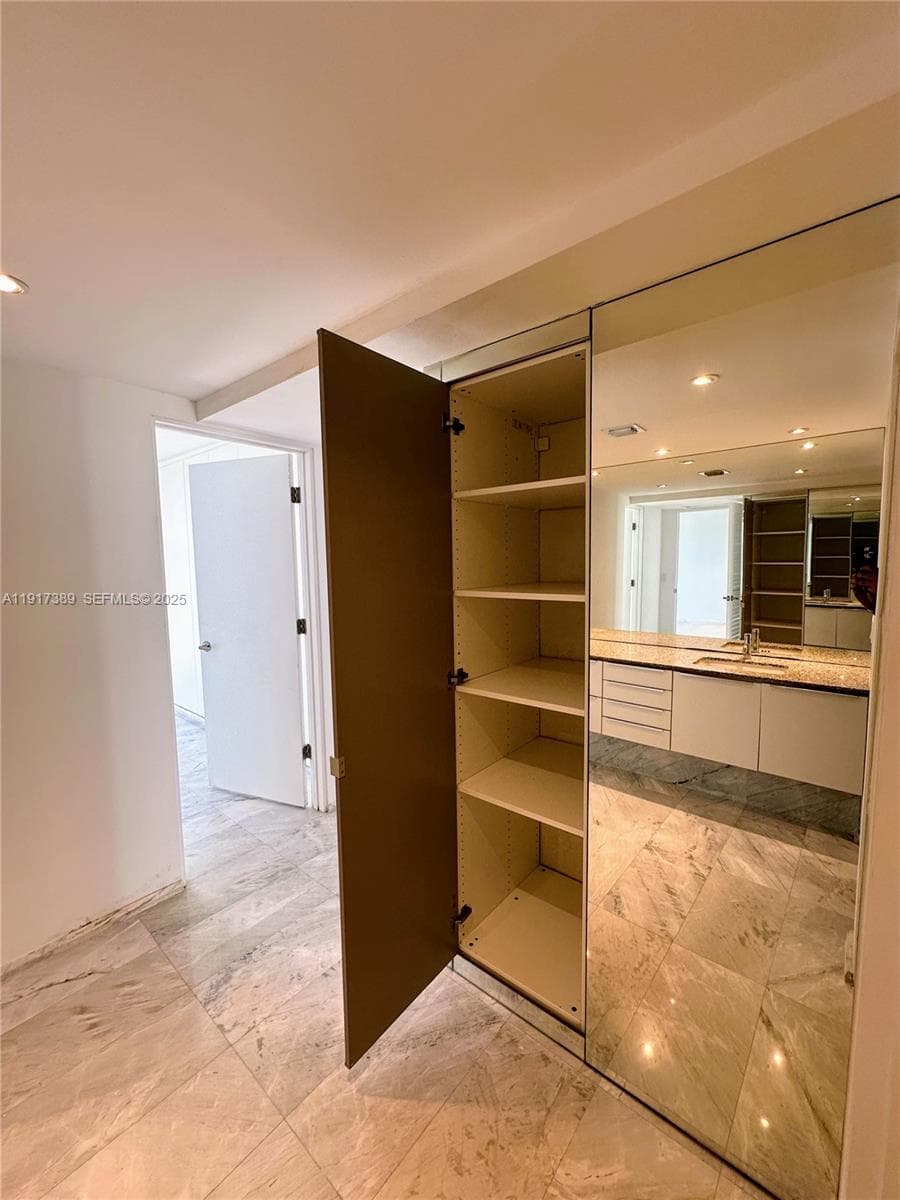 VECINO DEL MAR CONDO · #1501 in North Miami - Photo 8