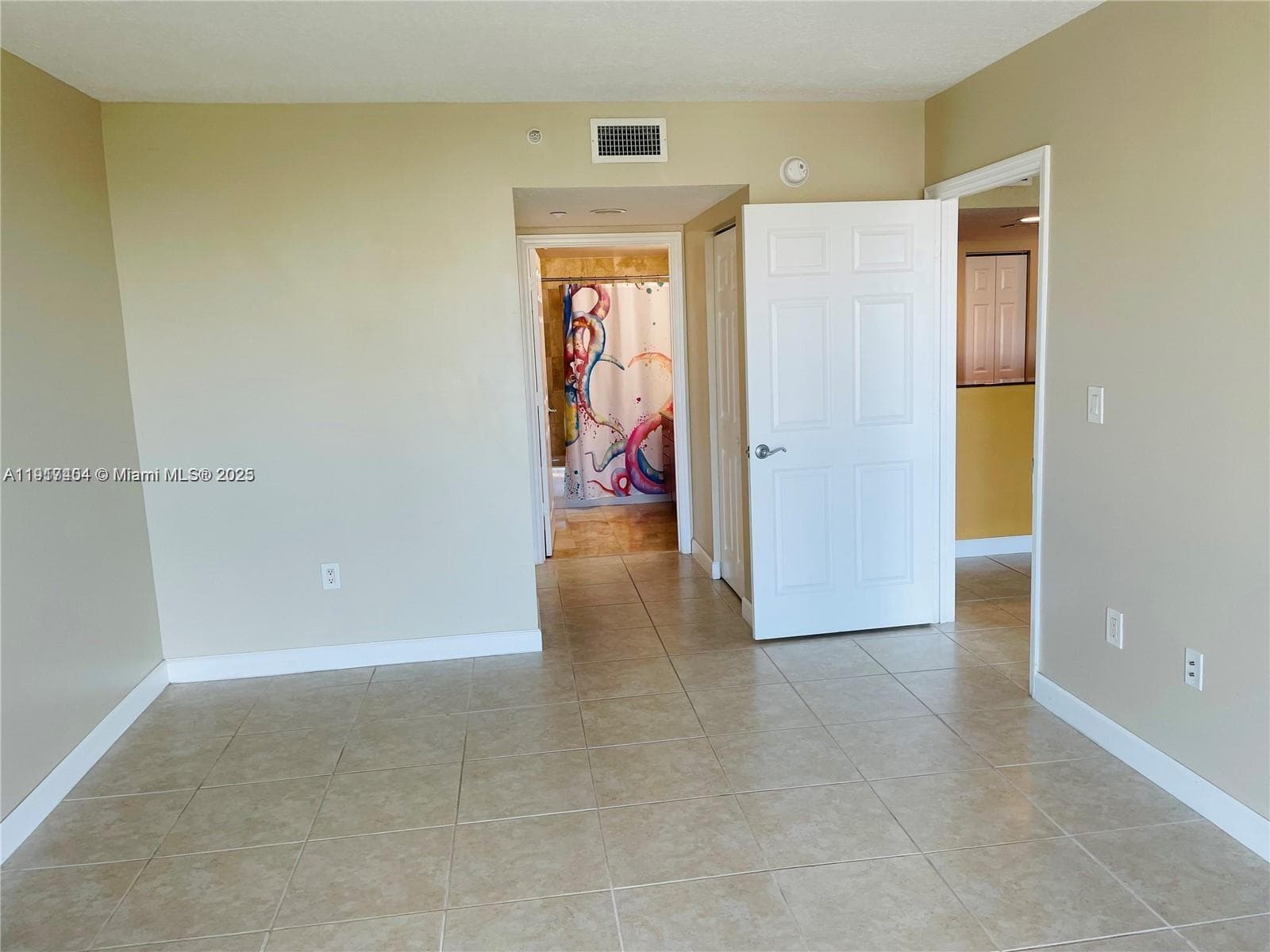 HALLANDALE BEACH PRIVATE · #510 in Hallandale Beach - Photo 6