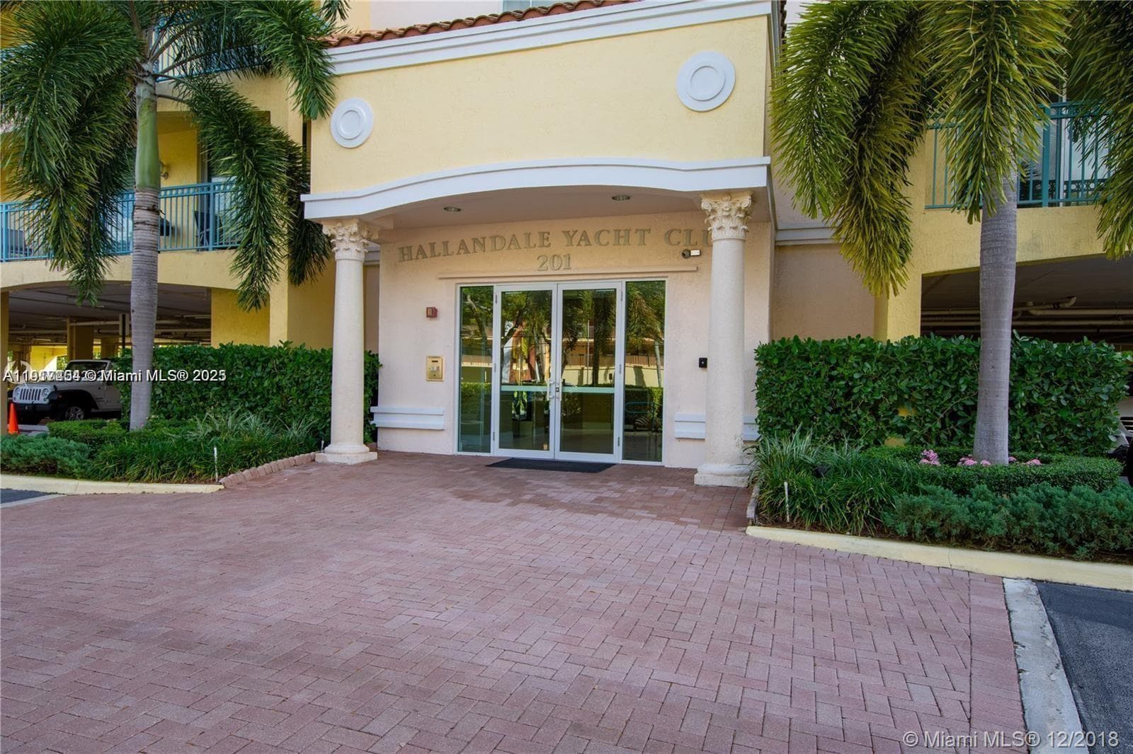 HALLANDALE BEACH PRIVATE · #510 in Hallandale Beach - Photo 14