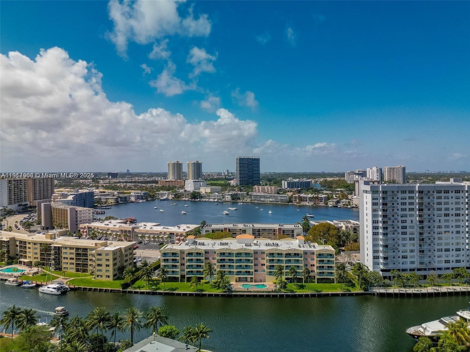 HALLANDALE BEACH PRIVATE · #510 in Hallandale Beach - Photo 15