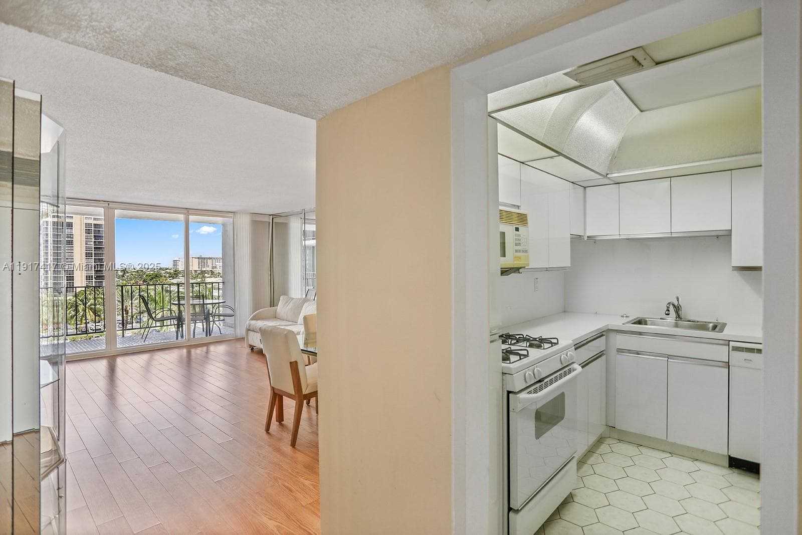 PARKER PLAZA ESTATES COND · #503 in Hallandale Beach - Photo 11