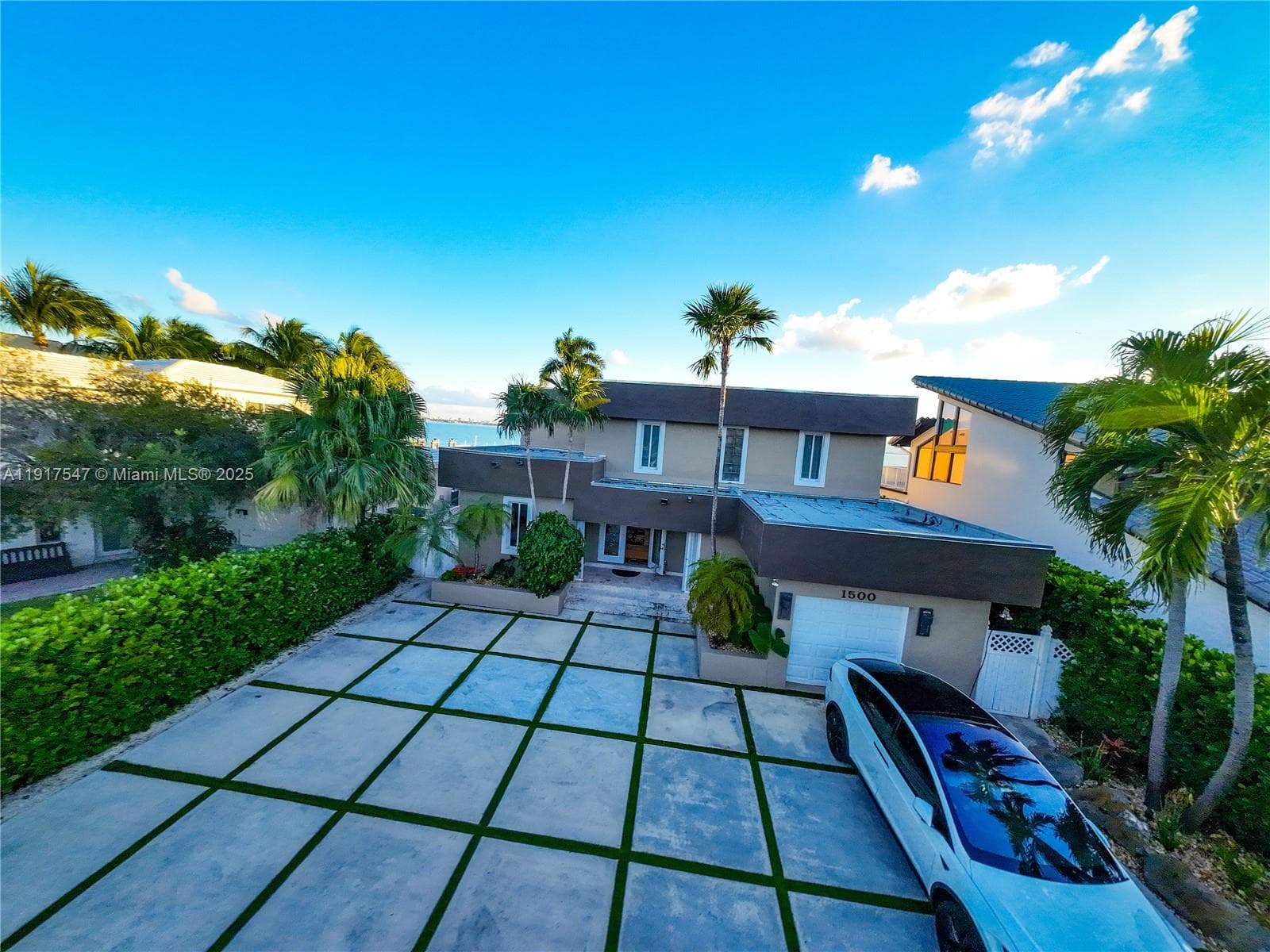 1500 S Treasure Dr photo 7