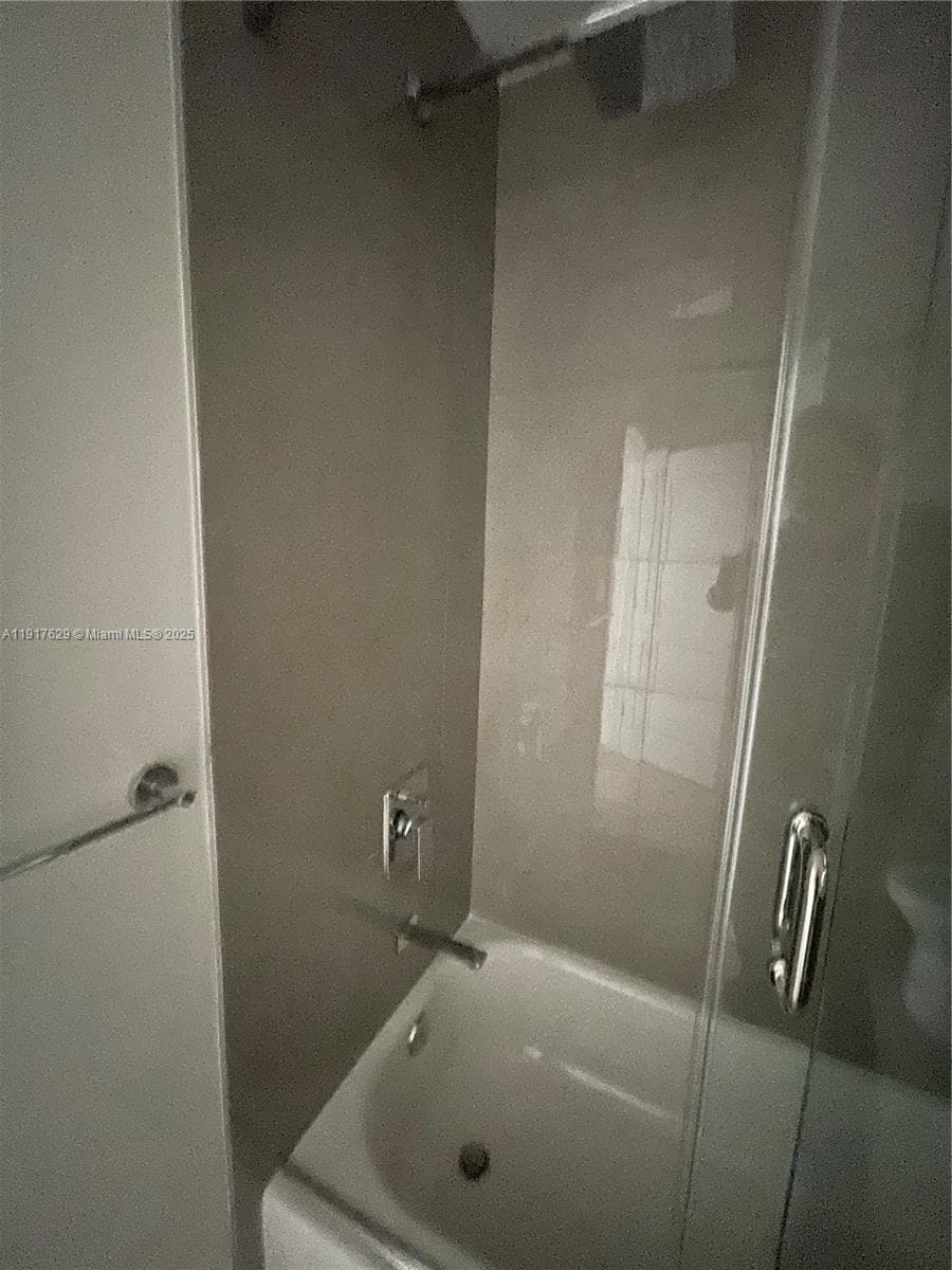 AESTHETIC APARTMENTS · #403 in Hollywood - Photo 7