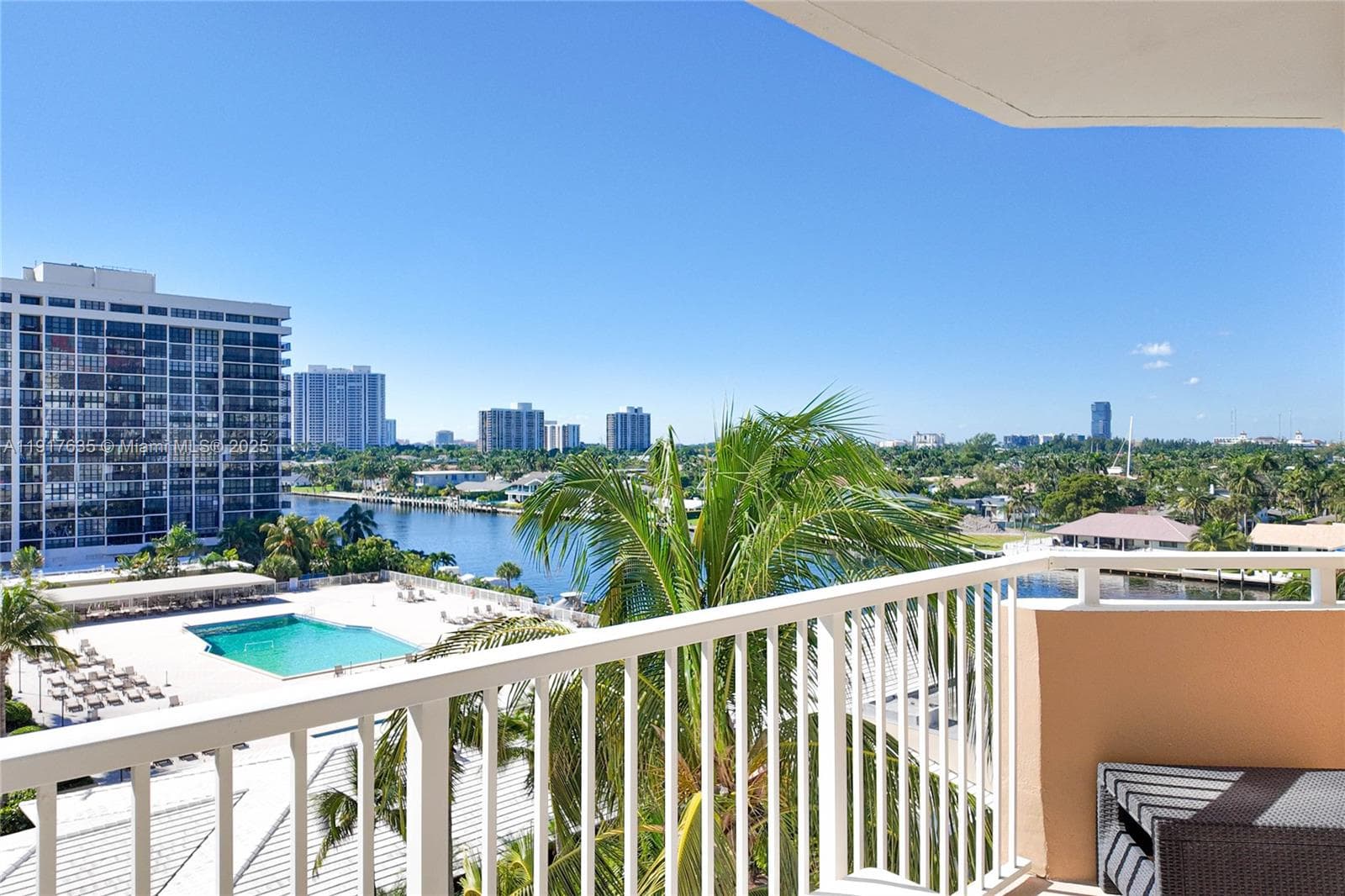 HEMISPHERES CONDO · #6M in Hallandale Beach - Photo 9
