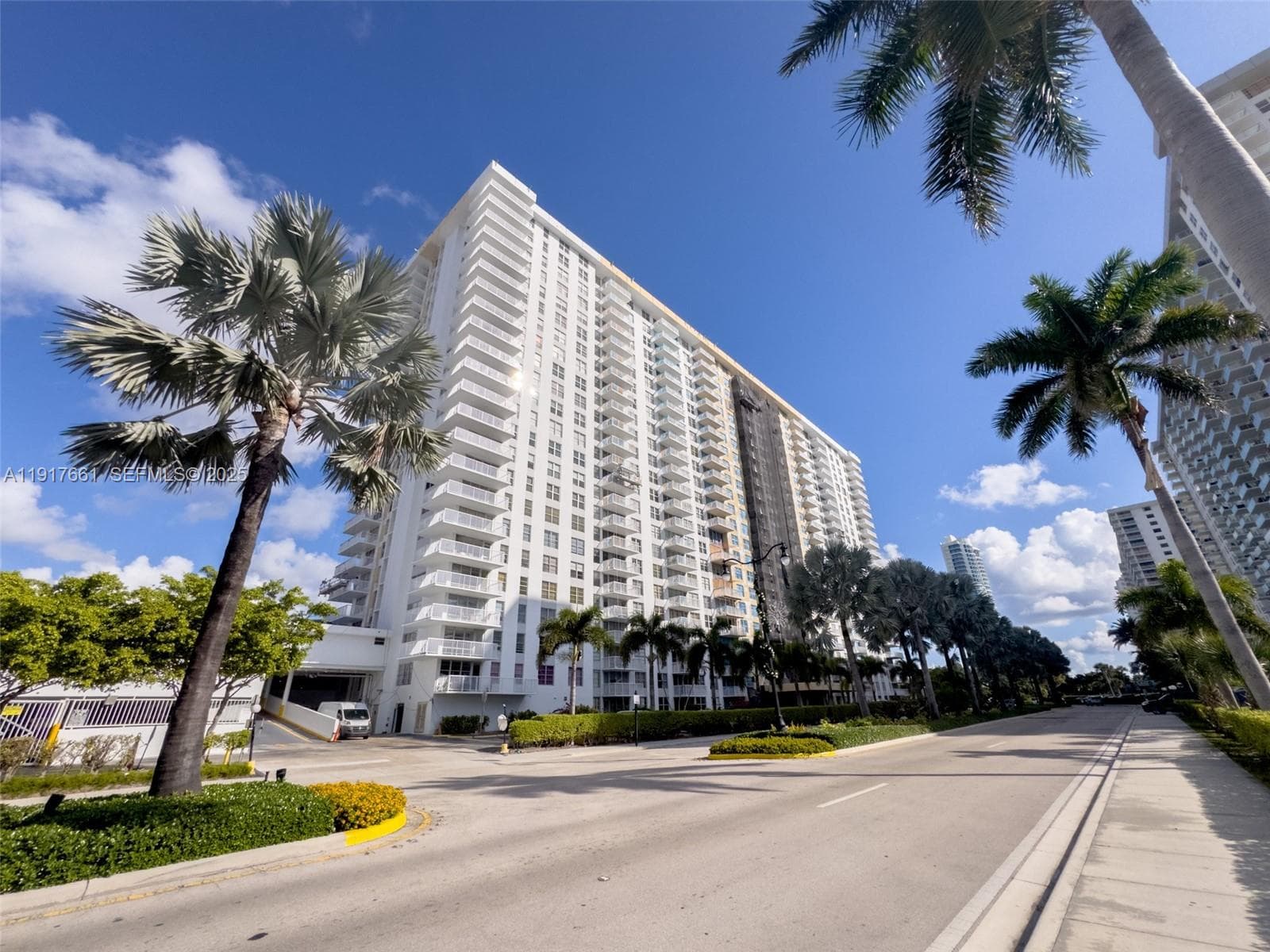 WINSTON TOWERS · #617 in Sunny Isles Beach - Photo 29