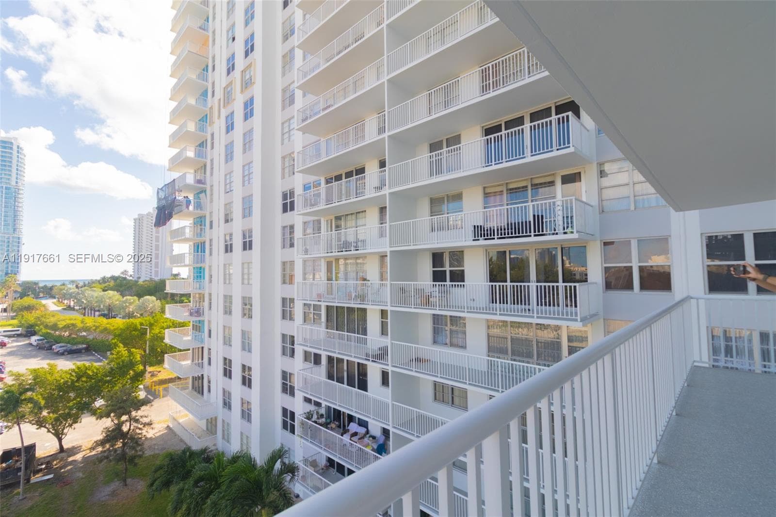 WINSTON TOWERS · #617 in Sunny Isles Beach - Photo 4