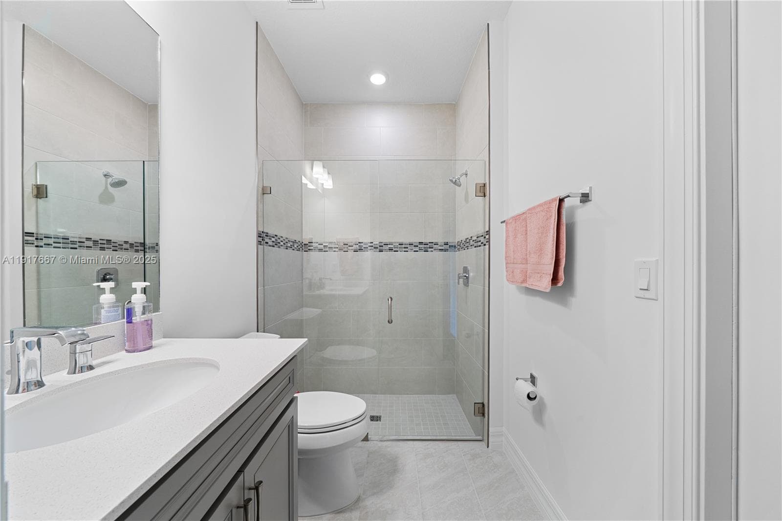 2715 Primrose Pl photo 25