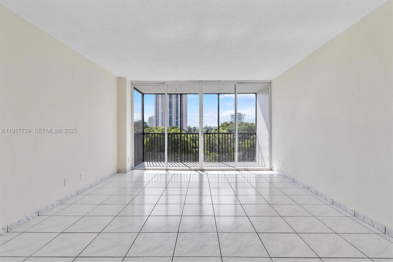 BRAVURA II CONDO · #504 in Aventura - Photo 6