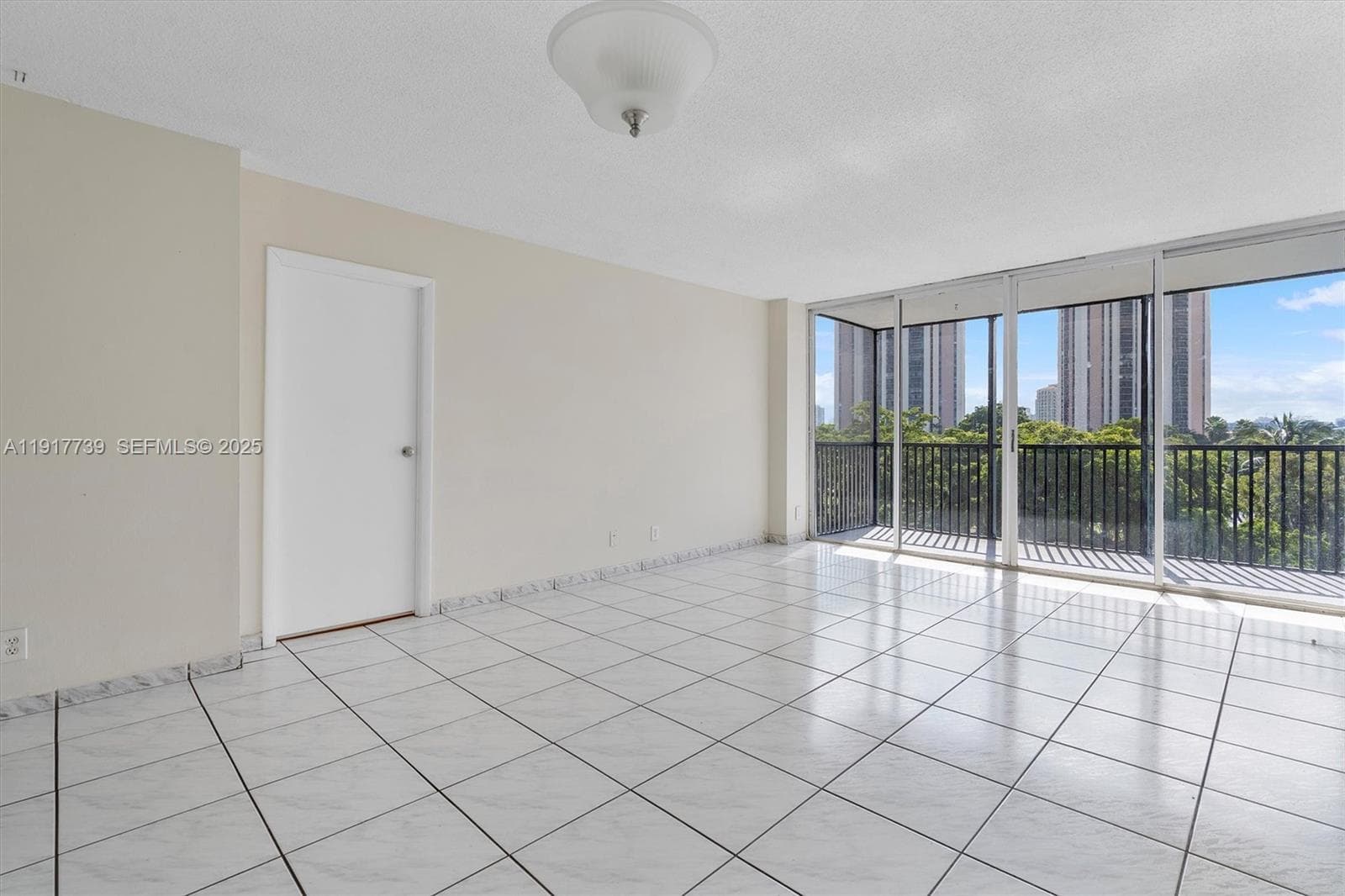 BRAVURA II CONDO · #504 in Aventura - Photo 5