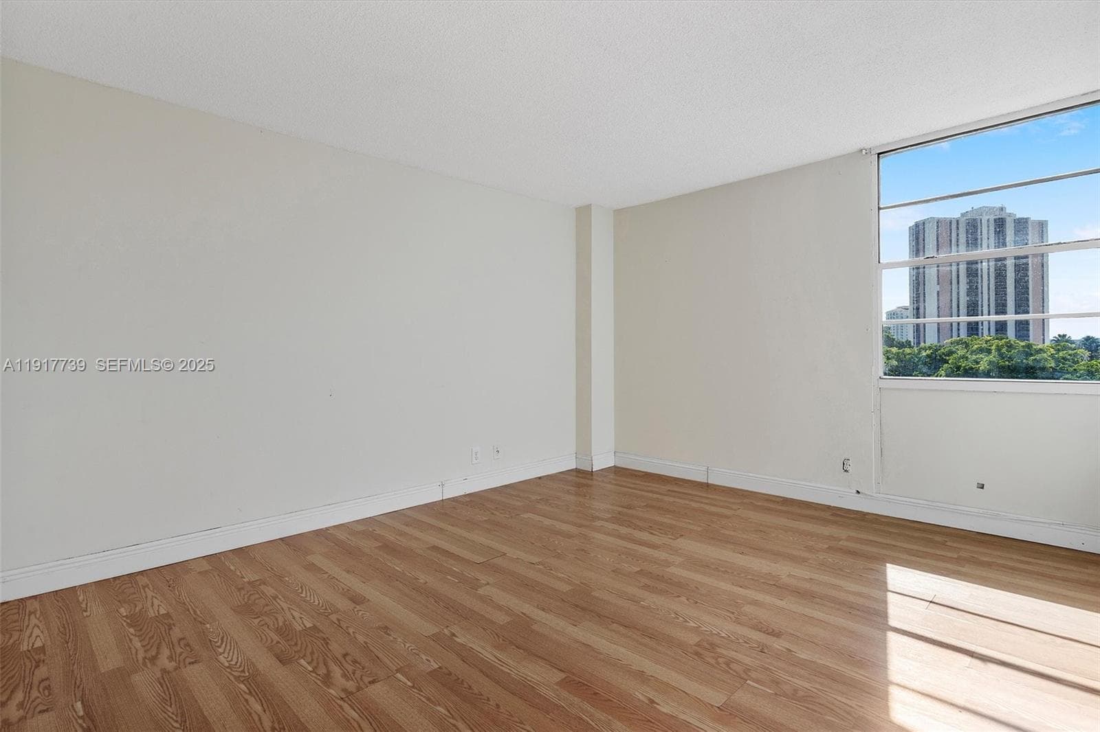 BRAVURA II CONDO · #504 in Aventura - Photo 11