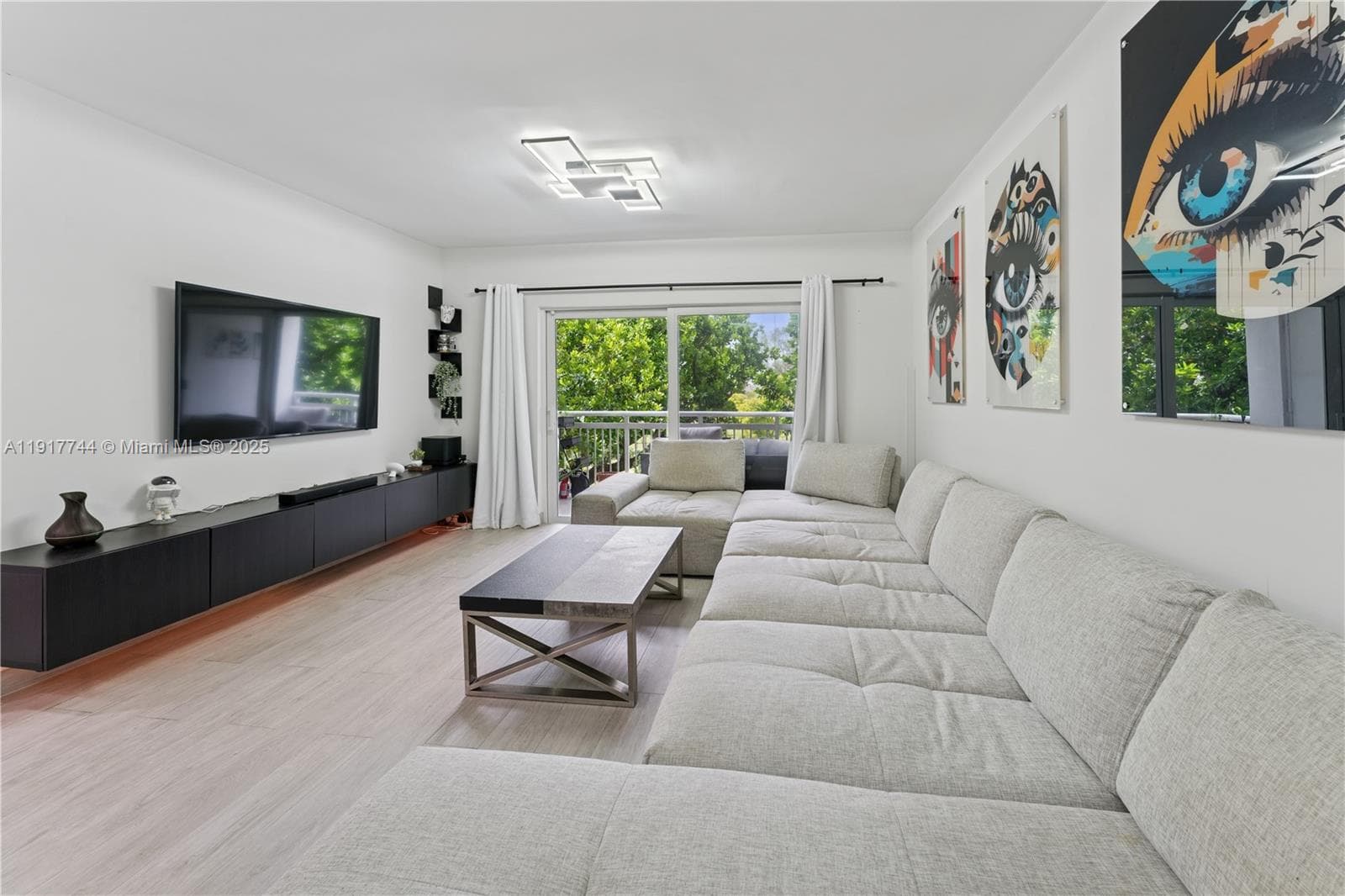 Hillcrest · #303B in Hollywood - Photo 2