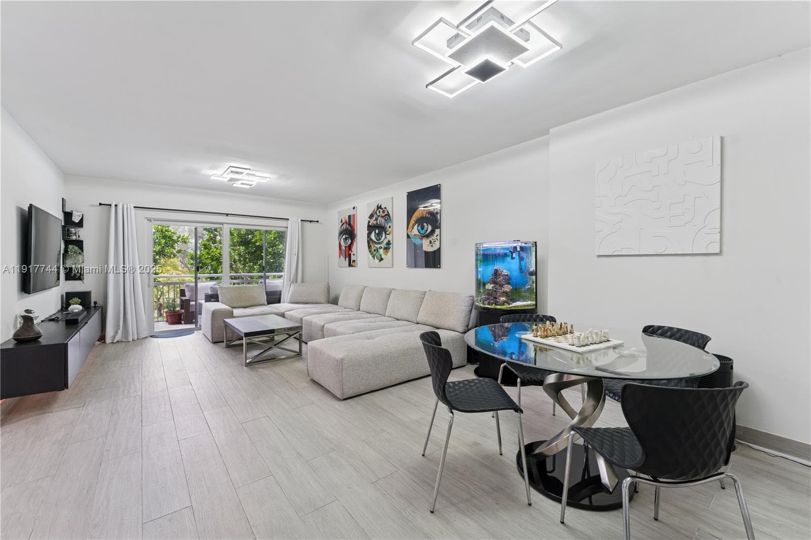 Hillcrest · #303B in Hollywood - Photo 1