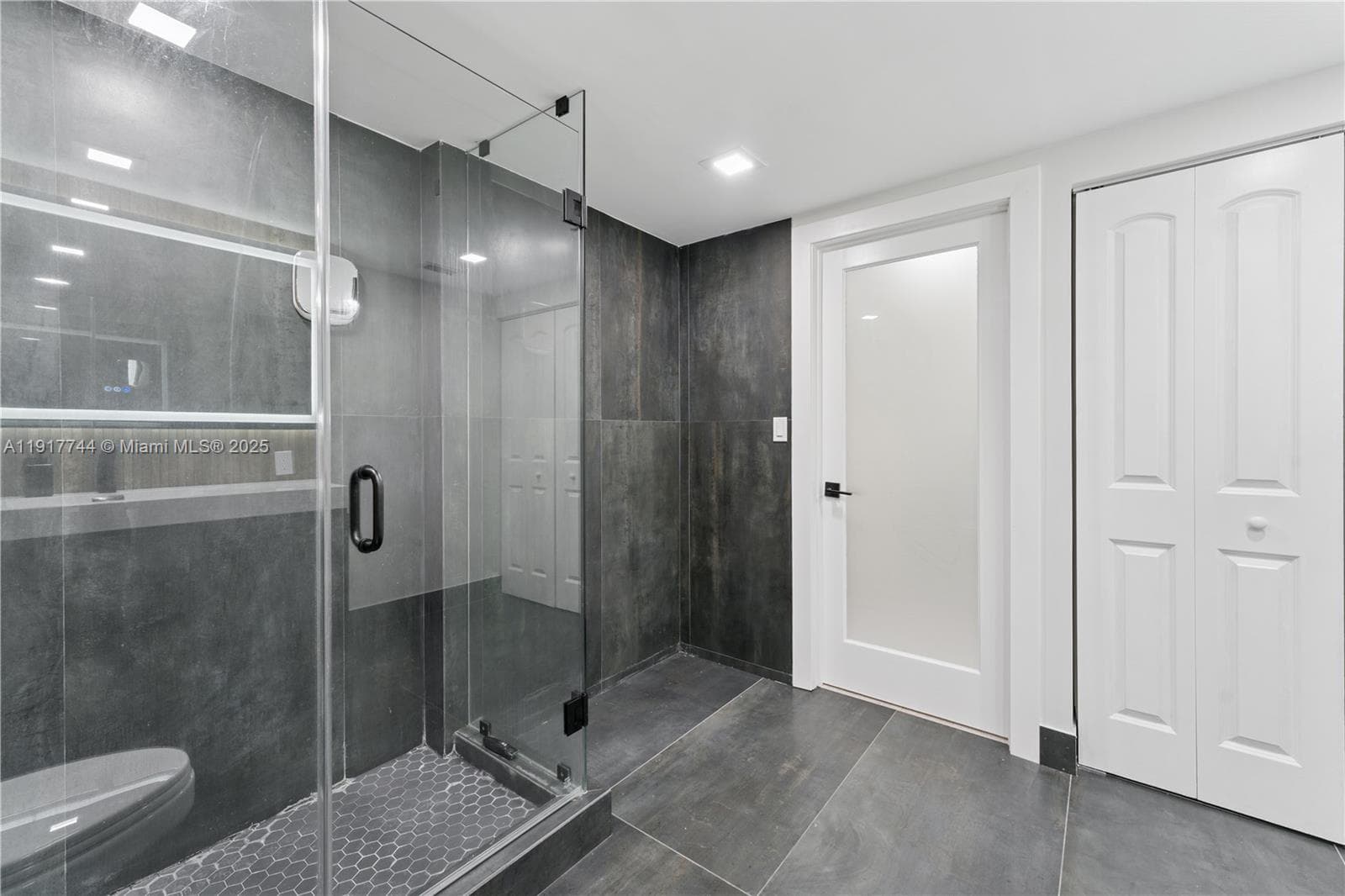 Hillcrest · #303B in Hollywood - Photo 15