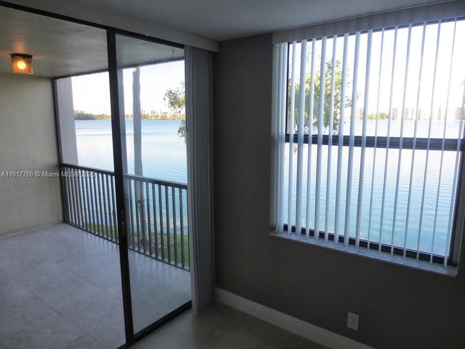 LAKE EMERALD CONDOMINIUM · #203 in Oakland Park - Photo 13